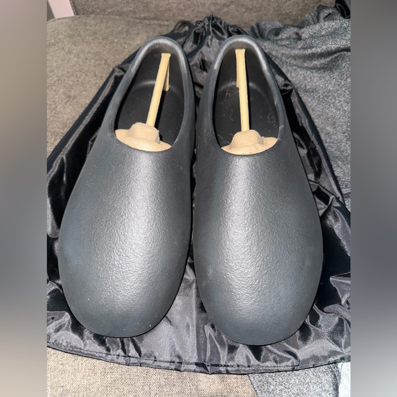 *PRICE OBO* BNWT- YZY SL-01 - Picture 2 of 7